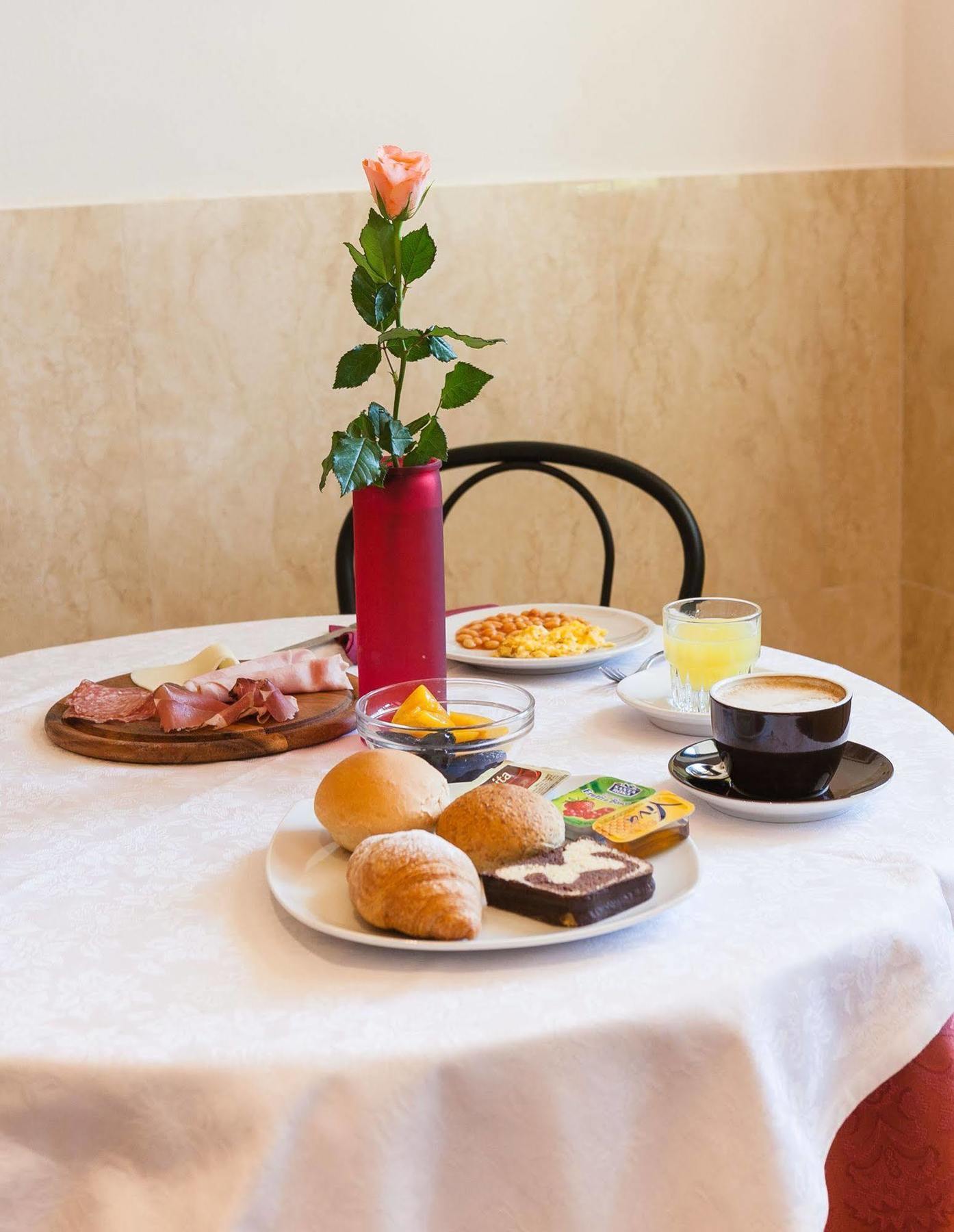 לידו די ג'סולו Hotel Frank מראה חיצוני תמונה
