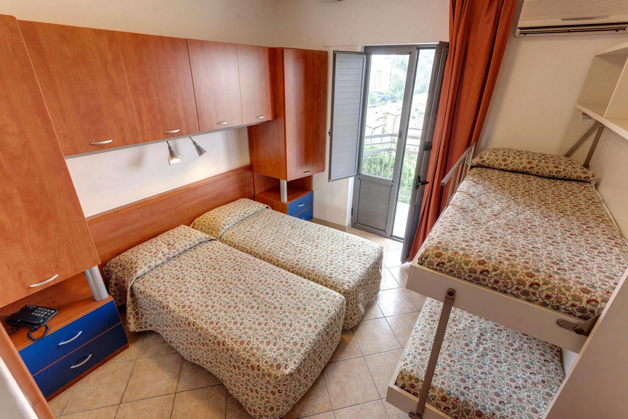 לידו די ג'סולו Hotel Frank מראה חיצוני תמונה
