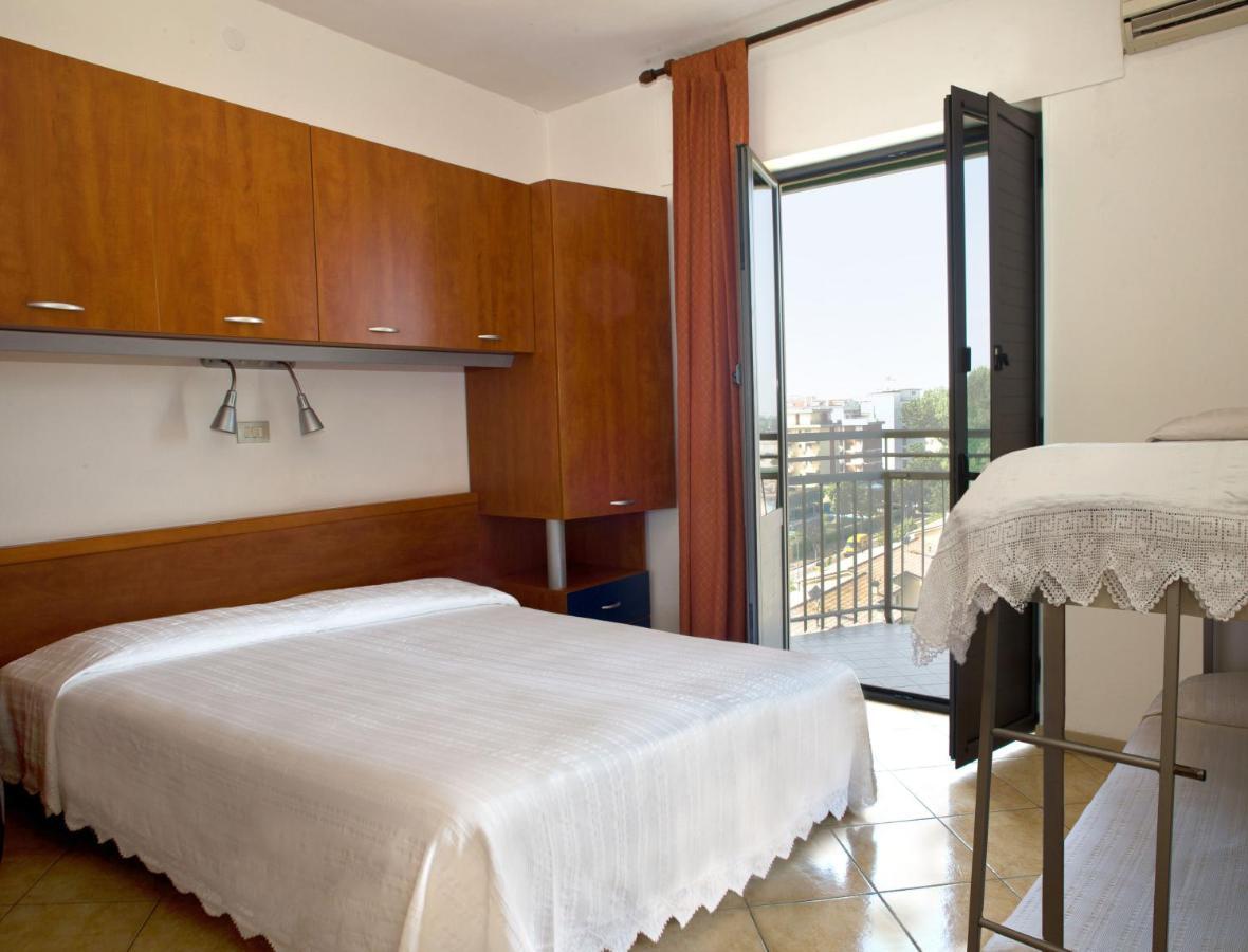 לידו די ג'סולו Hotel Frank חדר תמונה