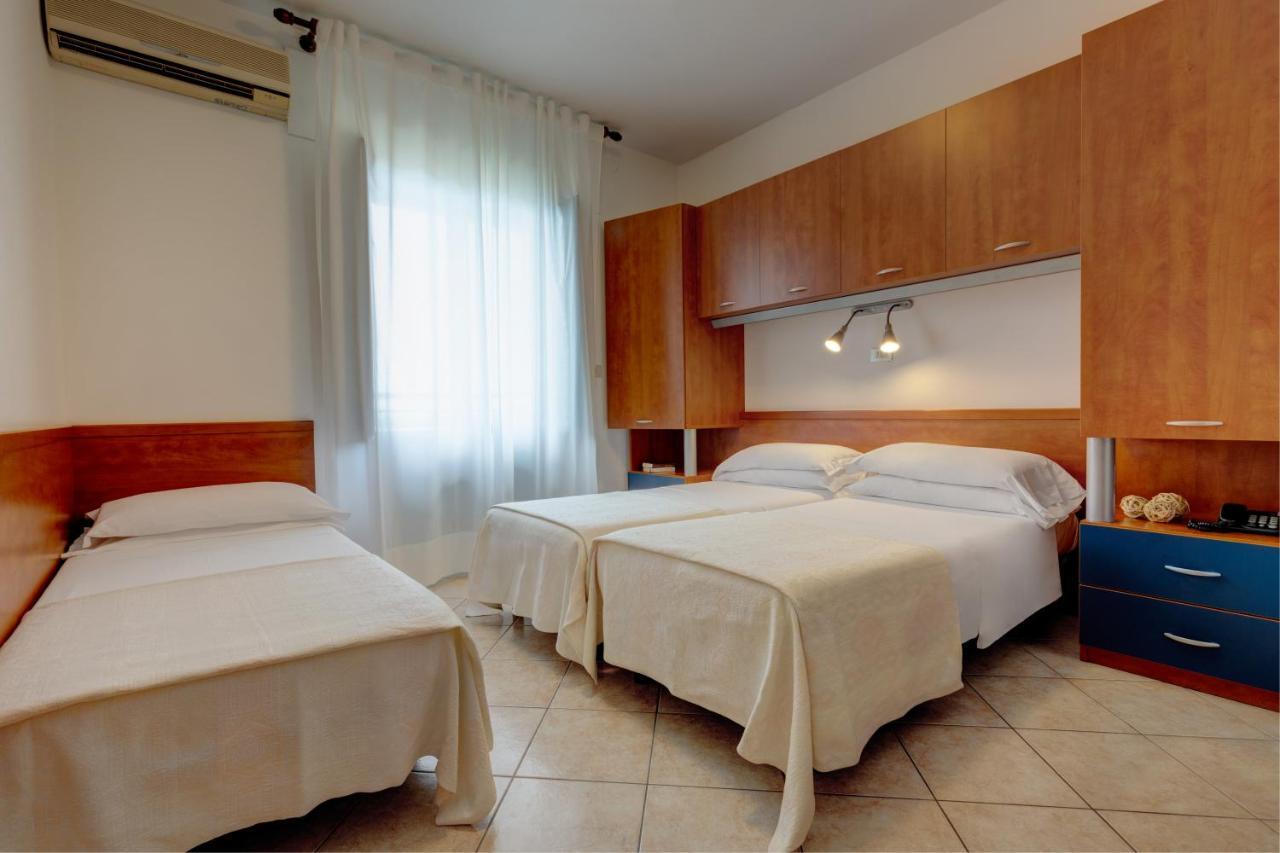 לידו די ג'סולו Hotel Frank מראה חיצוני תמונה