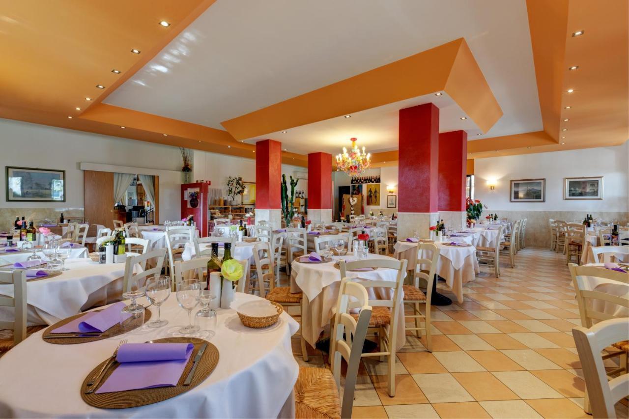 לידו די ג'סולו Hotel Frank מראה חיצוני תמונה